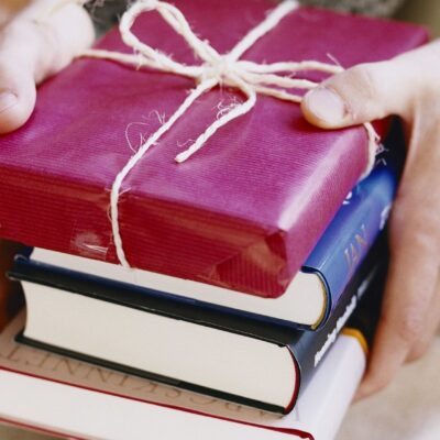 3 Tips For Choosing The Perfect Book To Give As A Gift